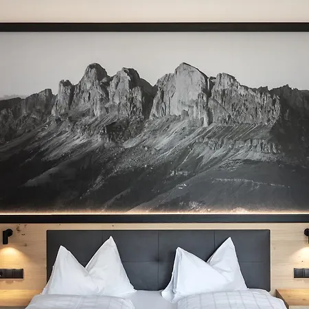 Alpinhotel Vajolet - Adults Only Tires